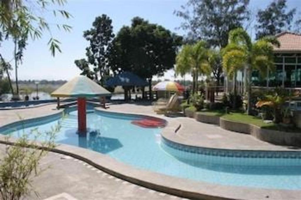 Reddoorz Plus @ Rio Grande De Laoag Resort Hotel Ilocos Norte Sidiran Exterior photo