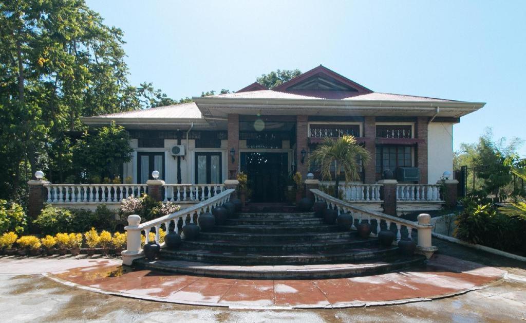 Reddoorz Plus @ Rio Grande De Laoag Resort Hotel Ilocos Norte Sidiran Exterior photo