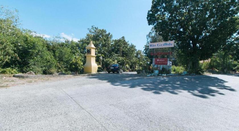 Reddoorz Plus @ Rio Grande De Laoag Resort Hotel Ilocos Norte Sidiran Exterior photo